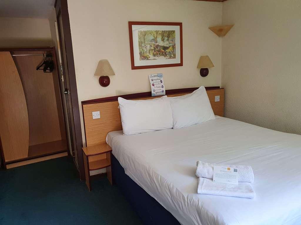Campanile Hotel Cardiff Kamer foto