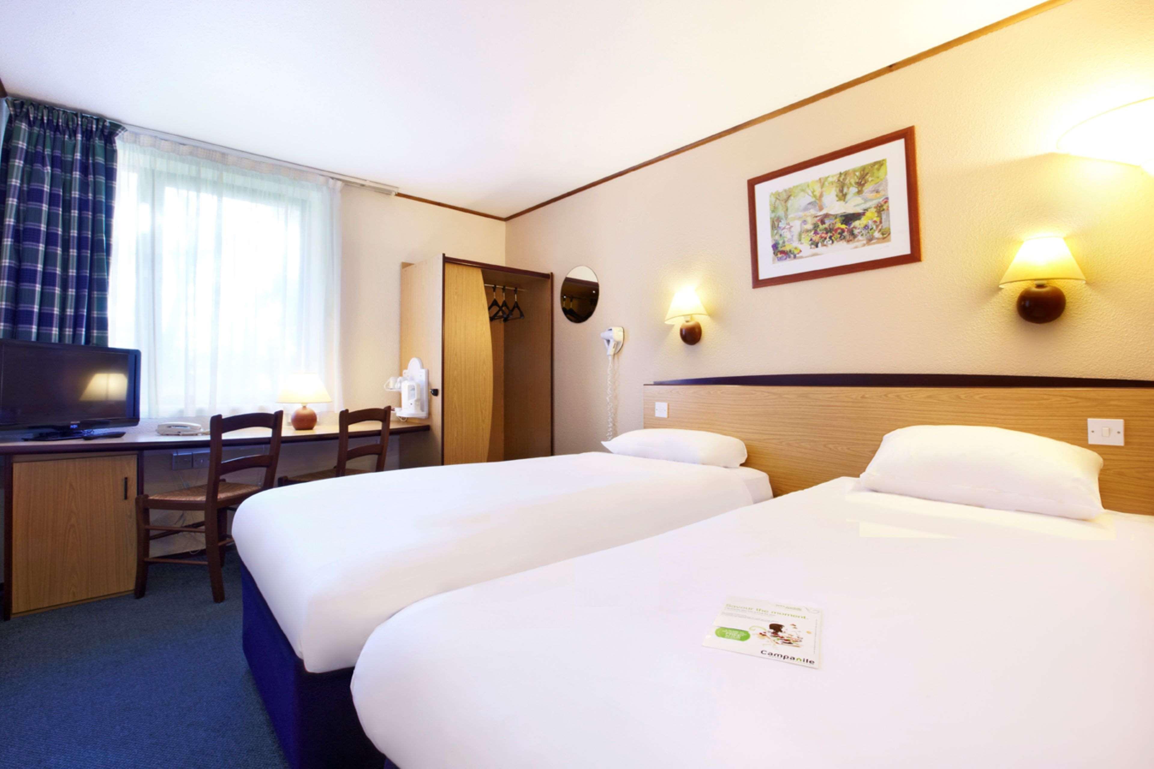 Campanile Hotel Cardiff Buitenkant foto