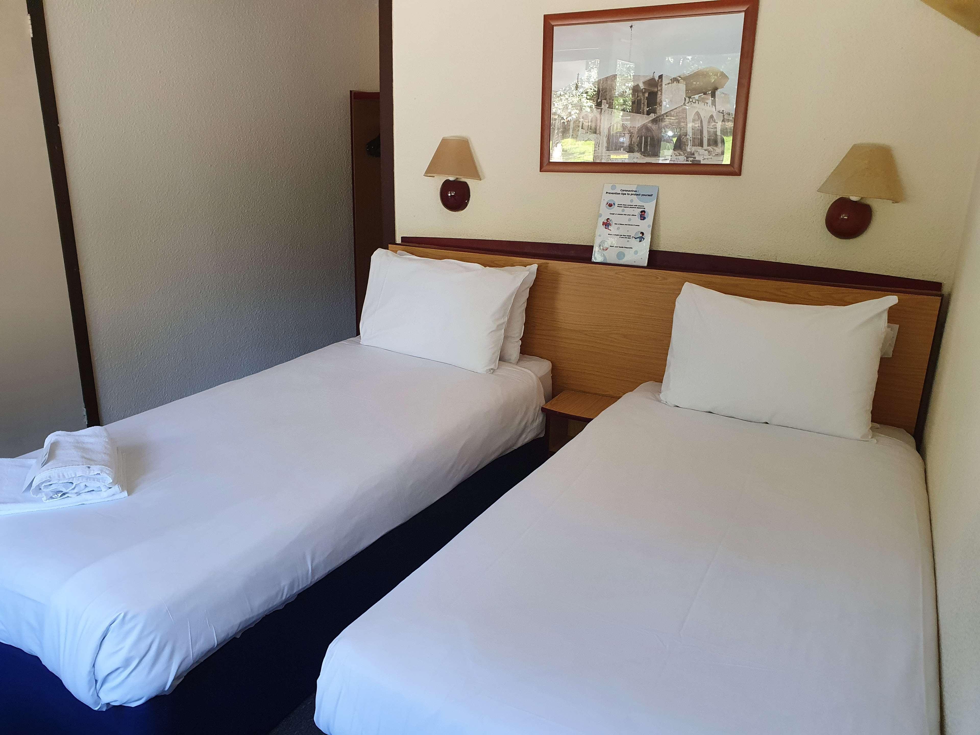 Campanile Hotel Cardiff Buitenkant foto